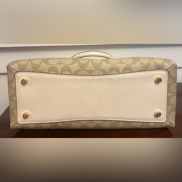 Coach Lillie Carryall In Signature Canvas - Picture 9 of 11